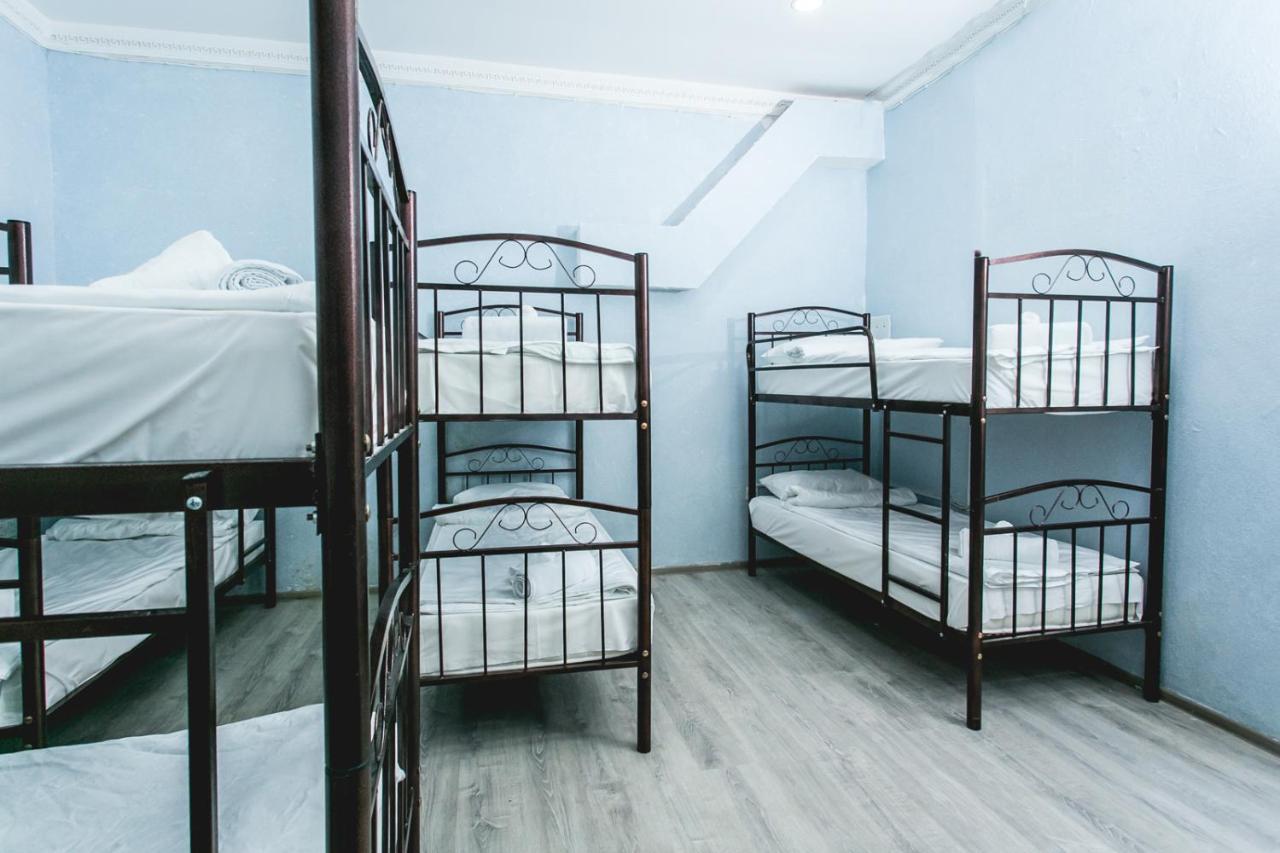 Sherlock Holmes Hostel Baku Eksteriør billede
