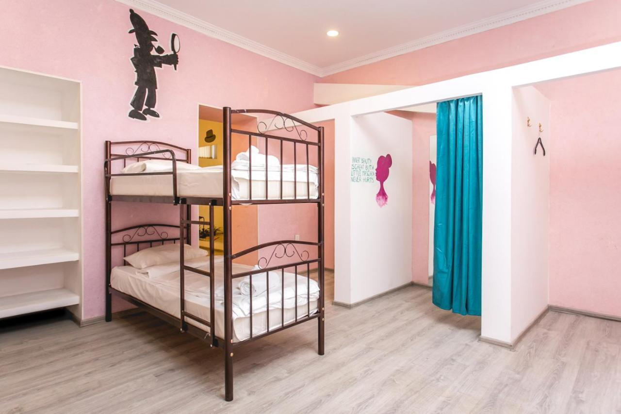Sherlock Holmes Hostel Baku Eksteriør billede