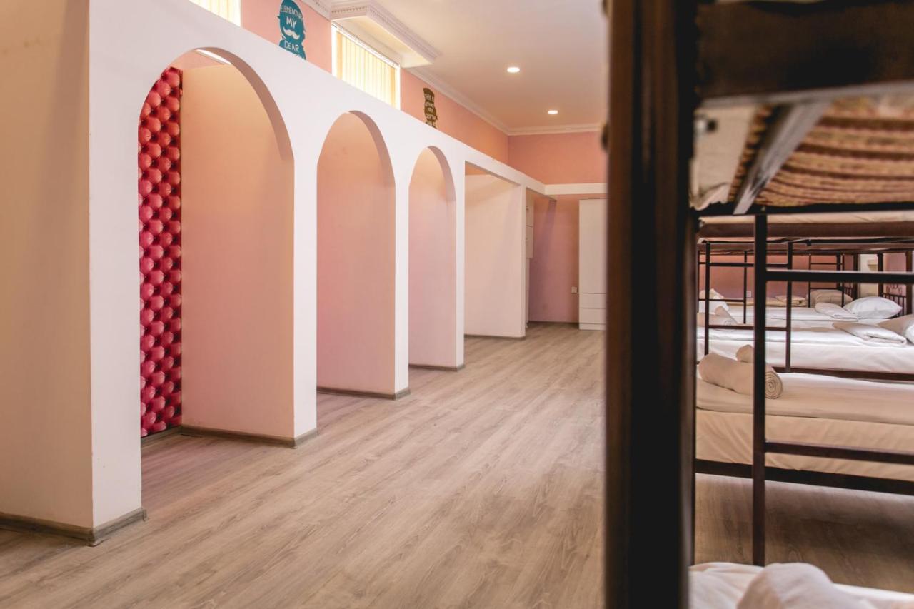 Sherlock Holmes Hostel Baku Eksteriør billede