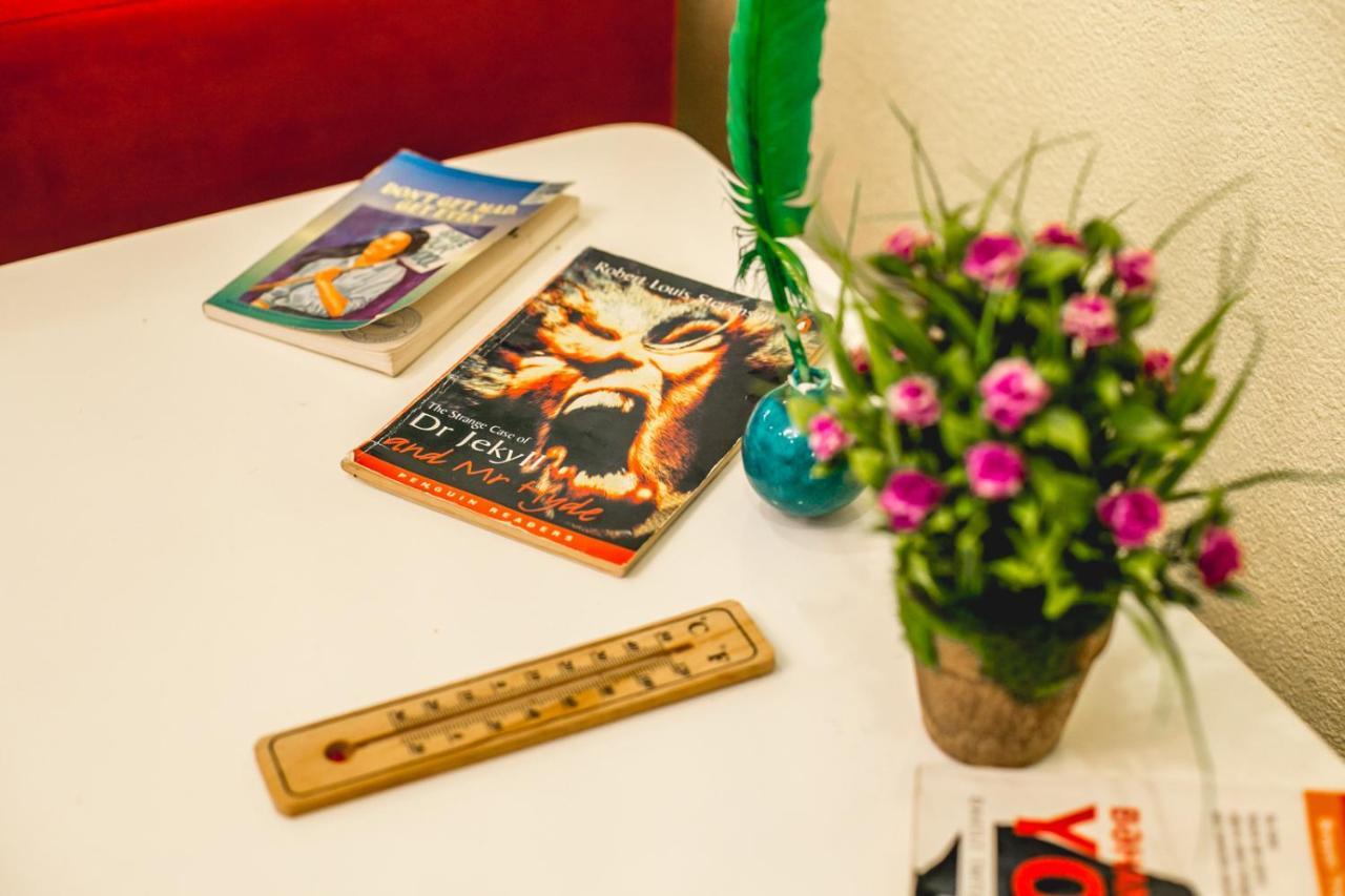 Sherlock Holmes Hostel Baku Eksteriør billede