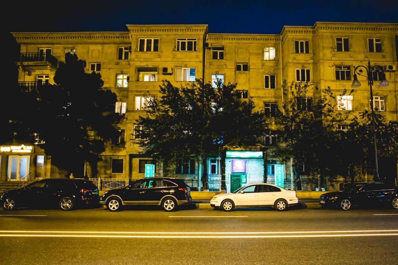 Sherlock Holmes Hostel Baku Eksteriør billede