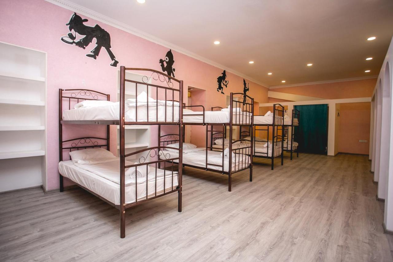 Sherlock Holmes Hostel Baku Eksteriør billede