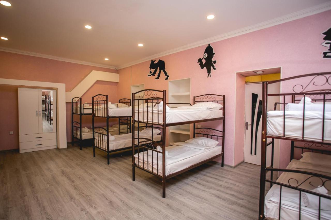 Sherlock Holmes Hostel Baku Eksteriør billede