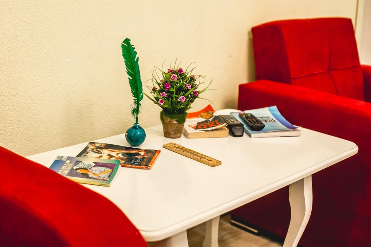 Sherlock Holmes Hostel Baku Eksteriør billede