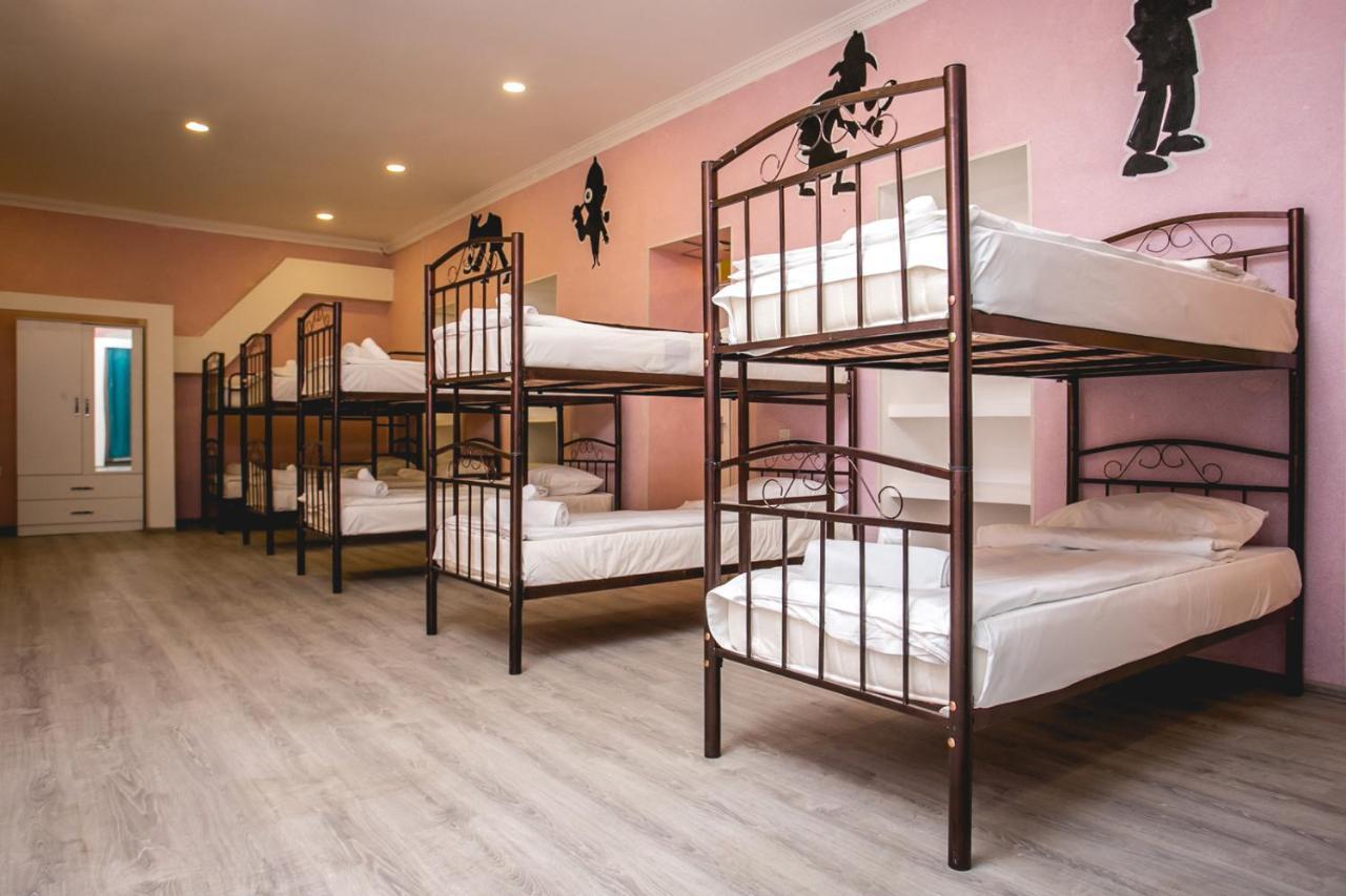 Sherlock Holmes Hostel Baku Eksteriør billede