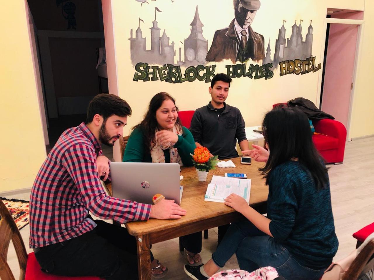 Sherlock Holmes Hostel Baku Eksteriør billede